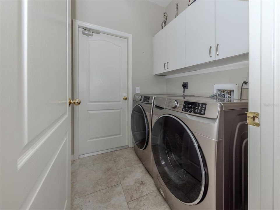 For Sale: $385,900 (2 beds, 2 baths, 1463 Square Feet)