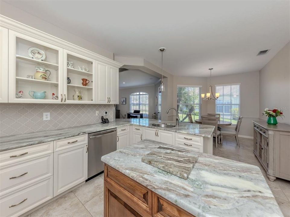 For Sale: $385,900 (2 beds, 2 baths, 1463 Square Feet)