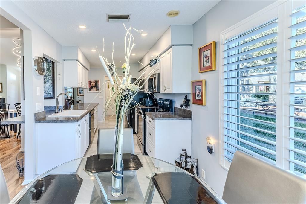 For Sale: $299,000 (2 beds, 2 baths, 1826 Square Feet)