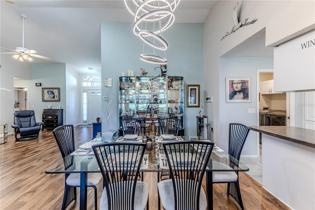 For Sale: $299,000 (2 beds, 2 baths, 1826 Square Feet)