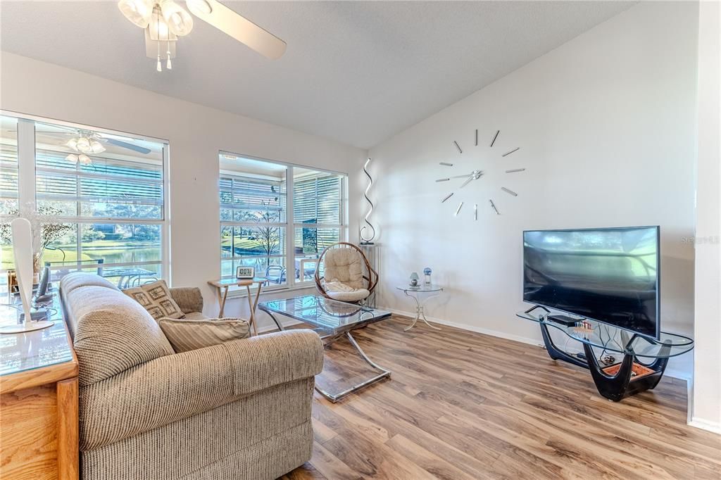 For Sale: $299,000 (2 beds, 2 baths, 1826 Square Feet)