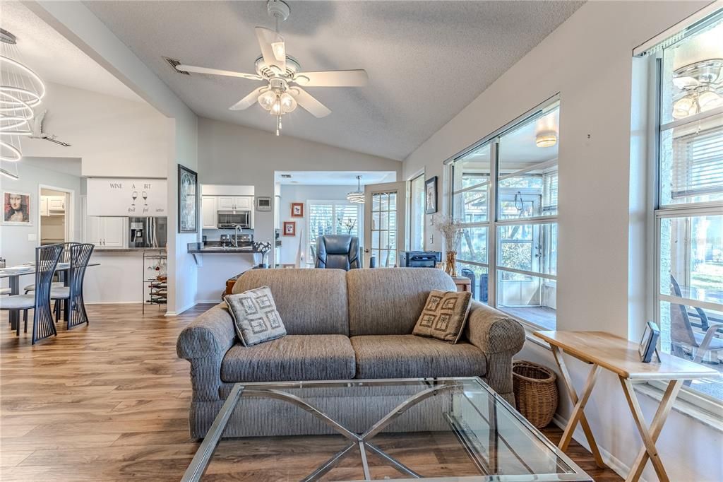 For Sale: $299,000 (2 beds, 2 baths, 1826 Square Feet)