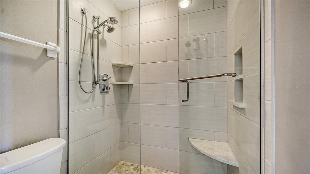 En Venta: $305,000 (2 camas, 2 baños, 1238 Pies cuadrados)