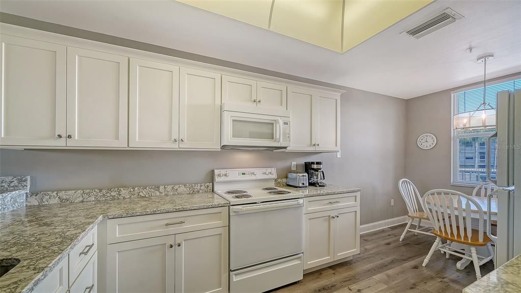 En Venta: $305,000 (2 camas, 2 baños, 1238 Pies cuadrados)