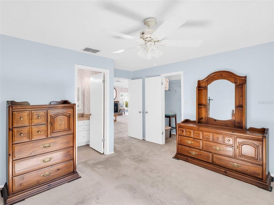 待售: $399,000 (2 贝兹, 2 浴室, 1200 平方英尺)