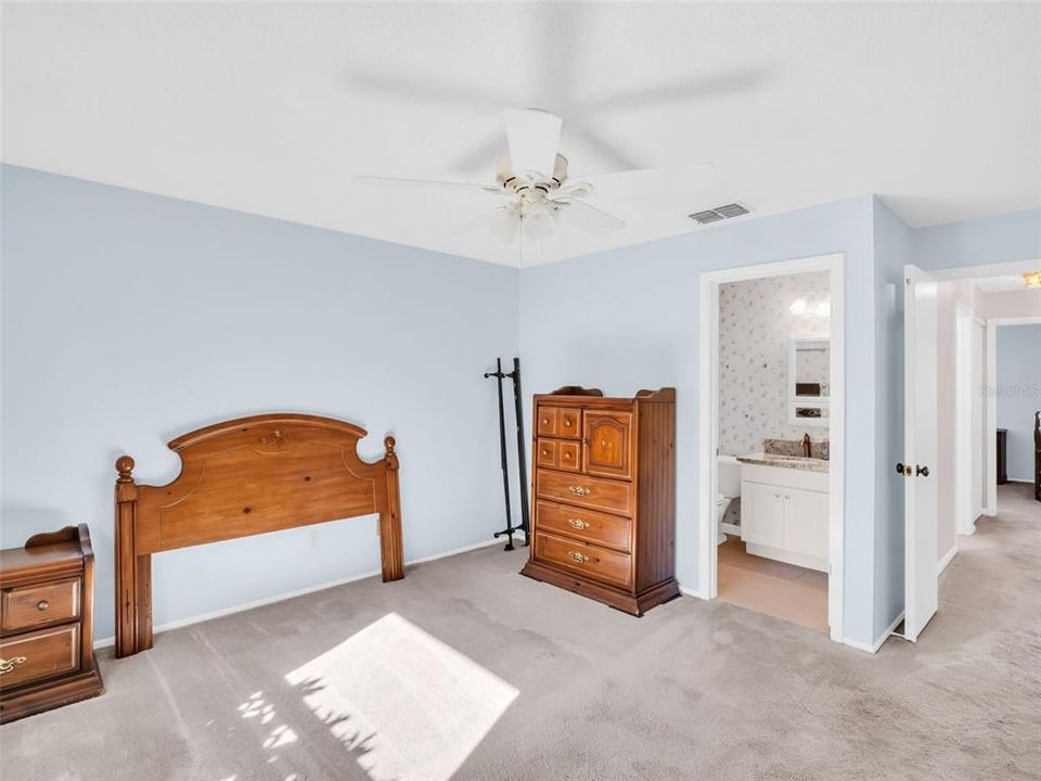 待售: $399,000 (2 贝兹, 2 浴室, 1200 平方英尺)