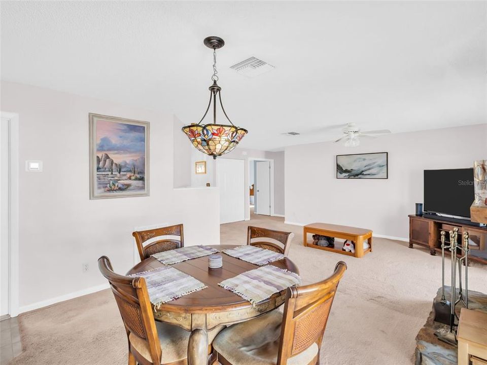 待售: $399,000 (2 贝兹, 2 浴室, 1200 平方英尺)