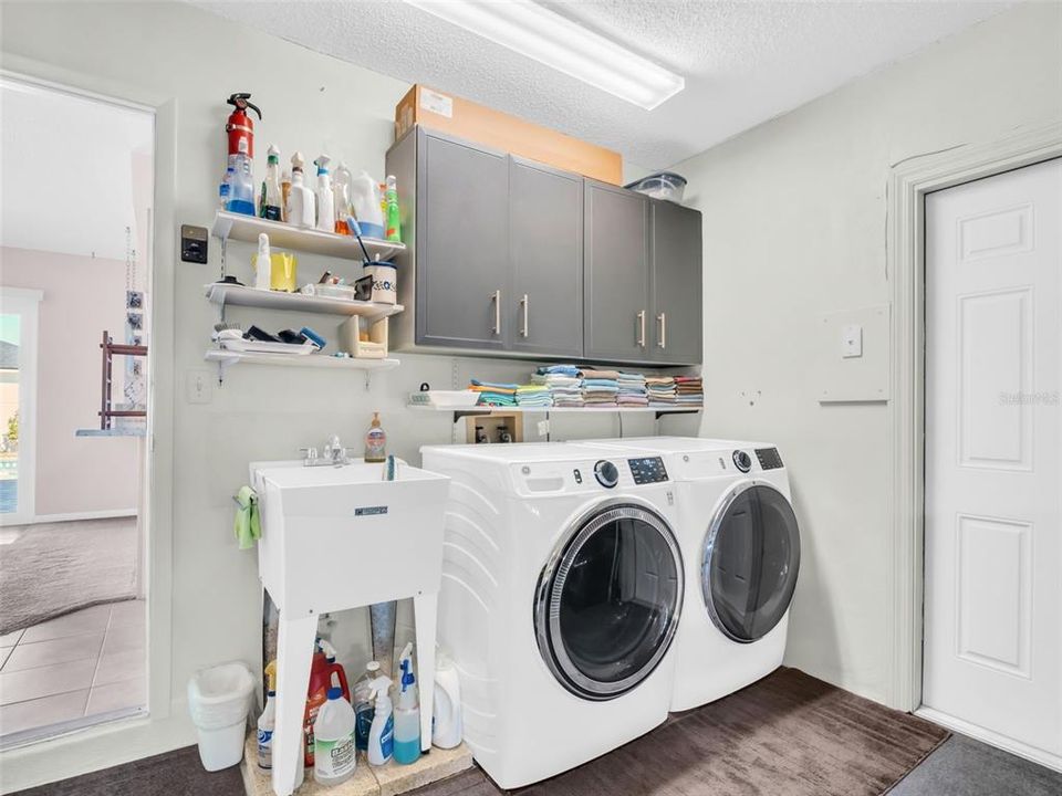 待售: $399,000 (2 贝兹, 2 浴室, 1200 平方英尺)