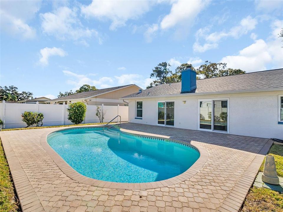 待售: $399,000 (2 贝兹, 2 浴室, 1200 平方英尺)