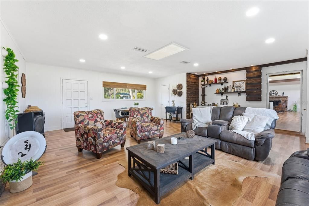 На продажу: $390,000 (3 спален, 3 ванн, 2256 Квадратных фут)