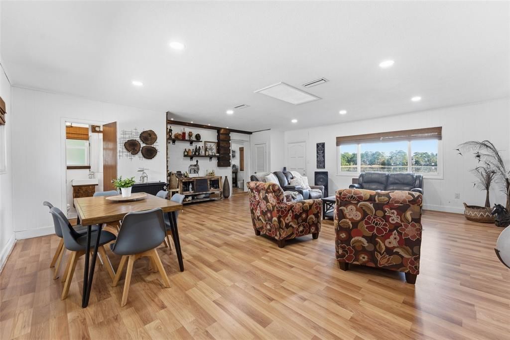 На продажу: $390,000 (3 спален, 3 ванн, 2256 Квадратных фут)