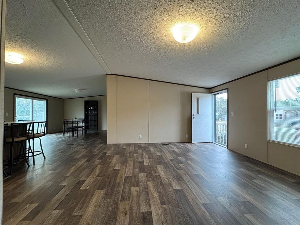 На продажу: $199,990 (4 спален, 2 ванн, 1475 Квадратных фут)