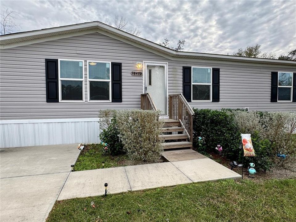 На продажу: $199,990 (4 спален, 2 ванн, 1475 Квадратных фут)