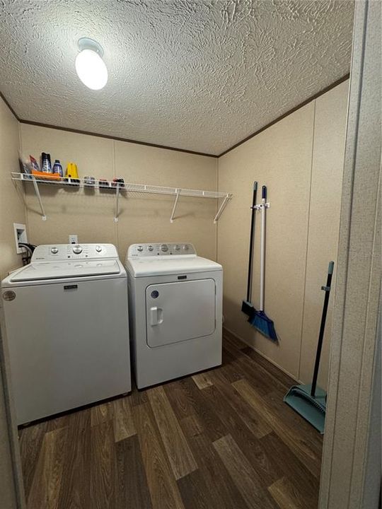 На продажу: $199,990 (4 спален, 2 ванн, 1475 Квадратных фут)