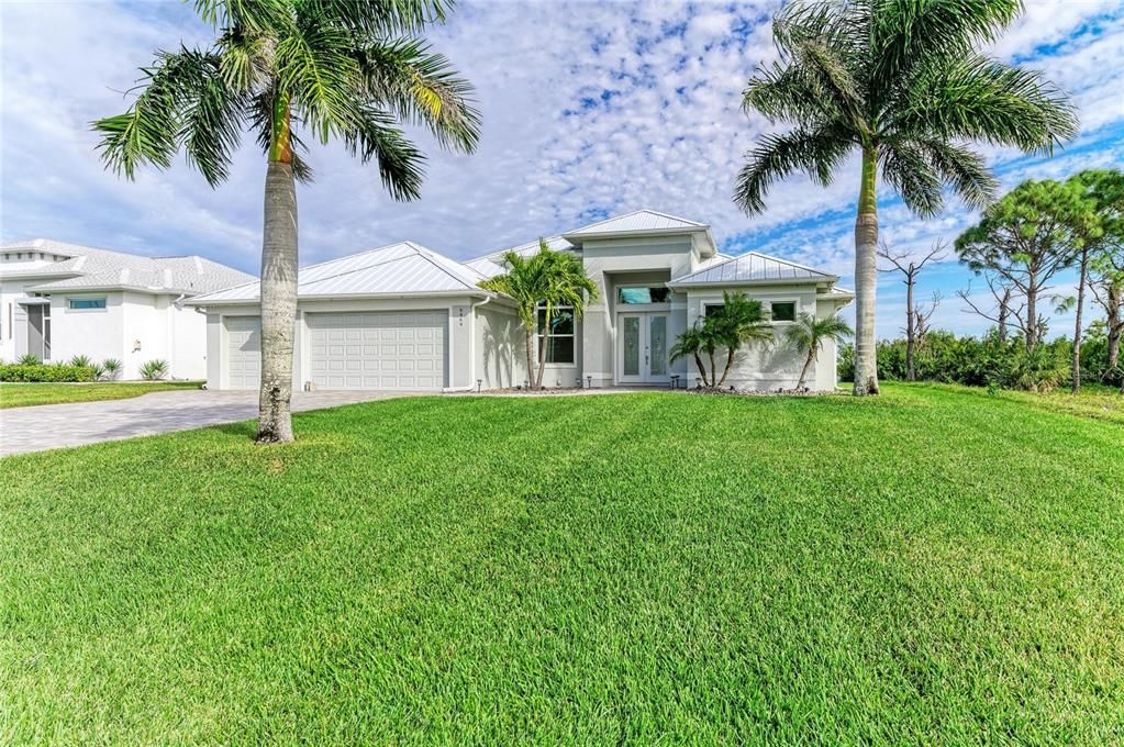 For Sale: $975,000 (4 beds, 2 baths, 2343 Square Feet)