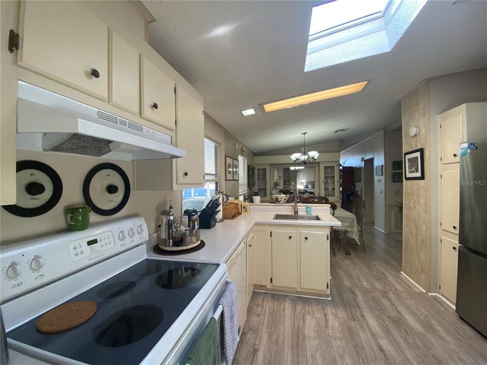 На продажу: $167,500 (2 спален, 2 ванн, 1601 Квадратных фут)