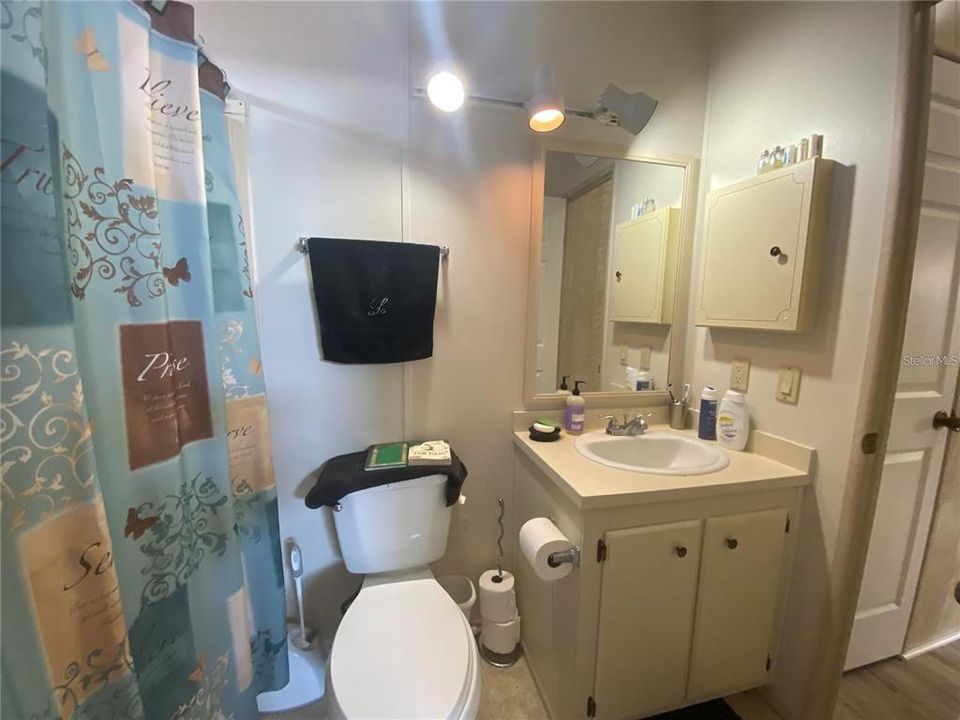 На продажу: $167,500 (2 спален, 2 ванн, 1601 Квадратных фут)