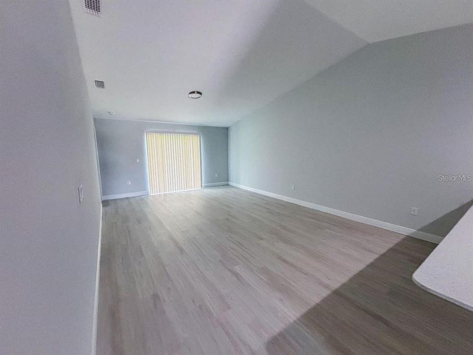 В аренду: $1,697 (3 спален, 2 ванн, 1723 Квадратных фут)