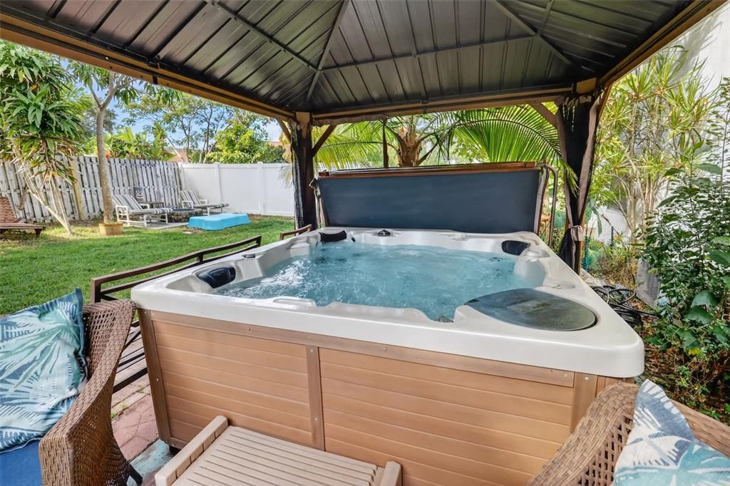 En Venta: $425,000 (3 camas, 2 baños, 1501 Pies cuadrados)