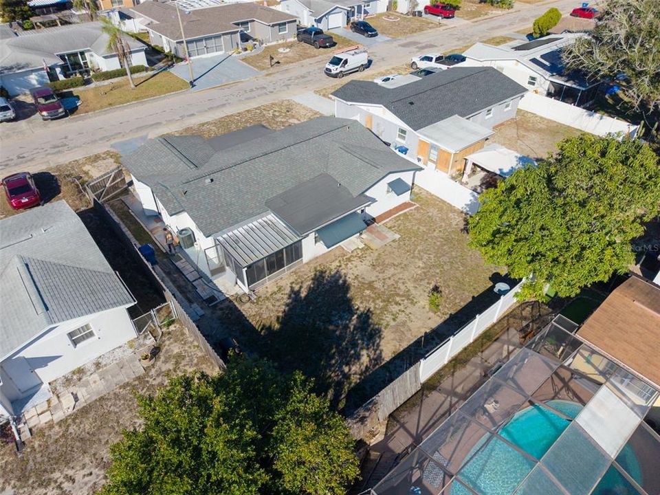 For Sale: $250,000 (2 beds, 2 baths, 1136 Square Feet)