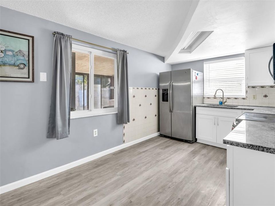 For Sale: $250,000 (2 beds, 2 baths, 1136 Square Feet)