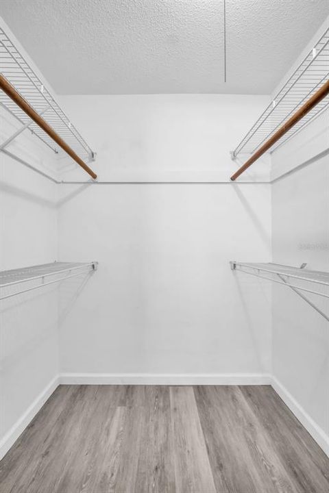 For Sale: $250,000 (2 beds, 2 baths, 1136 Square Feet)