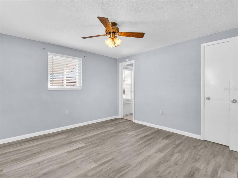 For Sale: $250,000 (2 beds, 2 baths, 1136 Square Feet)