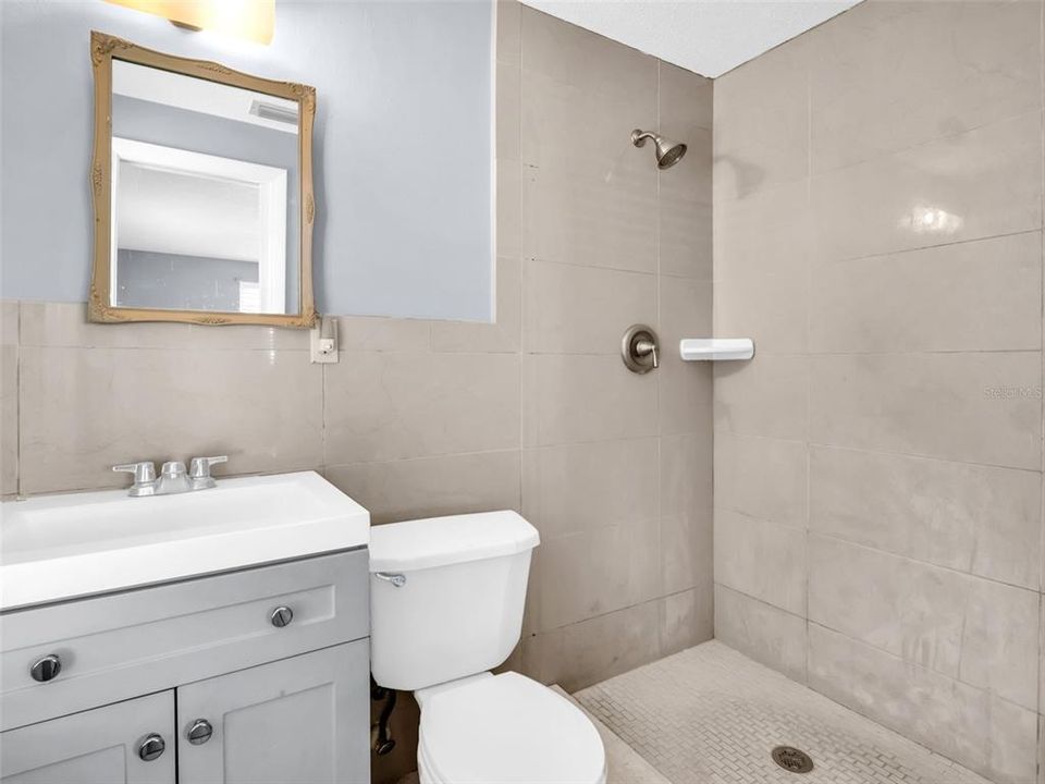 For Sale: $250,000 (2 beds, 2 baths, 1136 Square Feet)