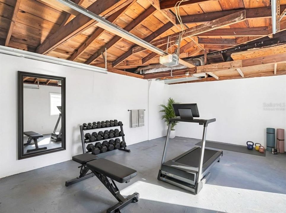 For Sale: $250,000 (2 beds, 2 baths, 1136 Square Feet)