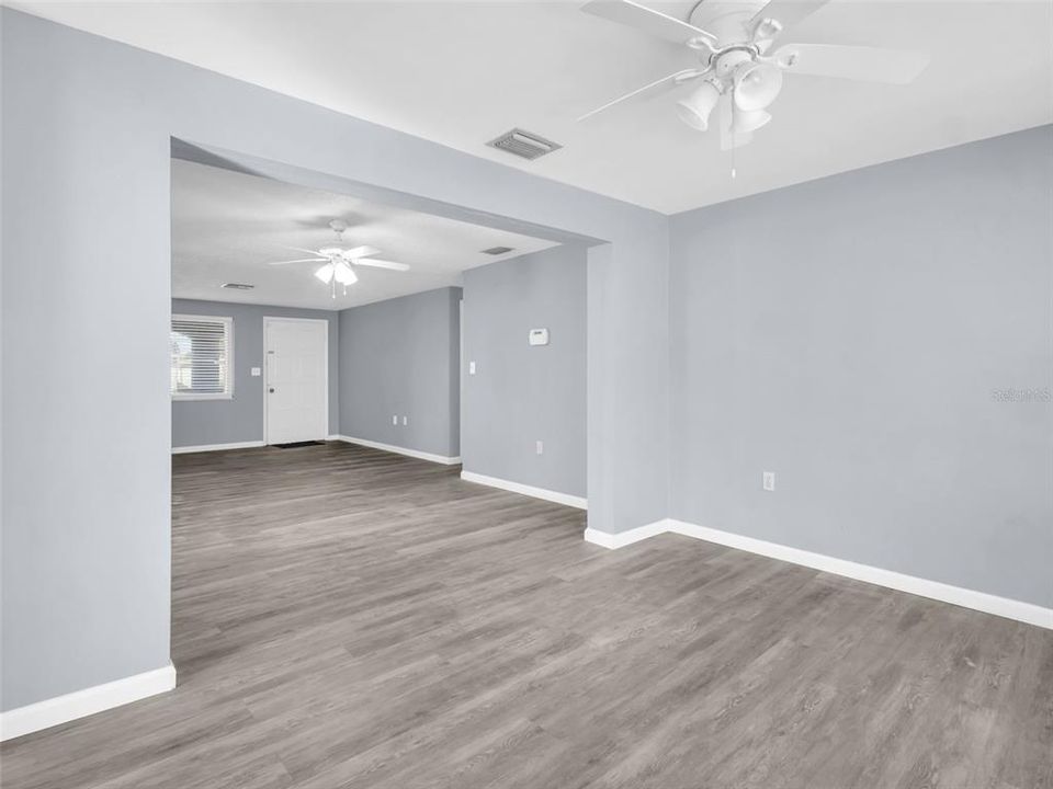 For Sale: $250,000 (2 beds, 2 baths, 1136 Square Feet)