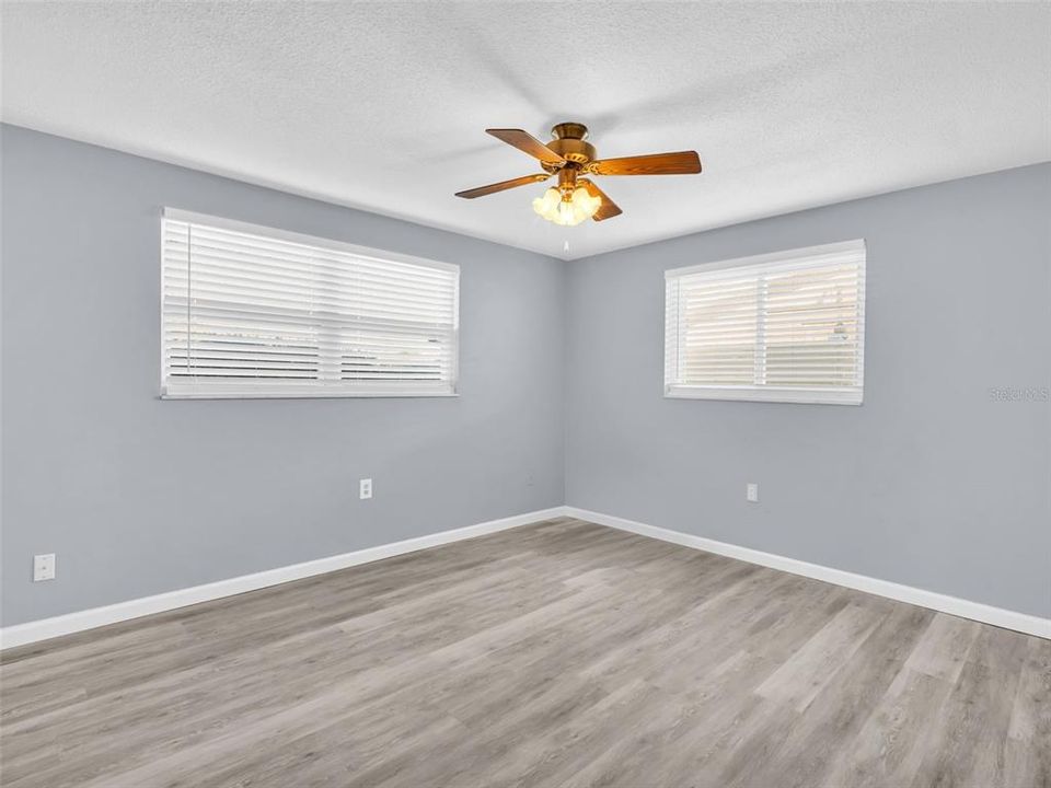 For Sale: $250,000 (2 beds, 2 baths, 1136 Square Feet)