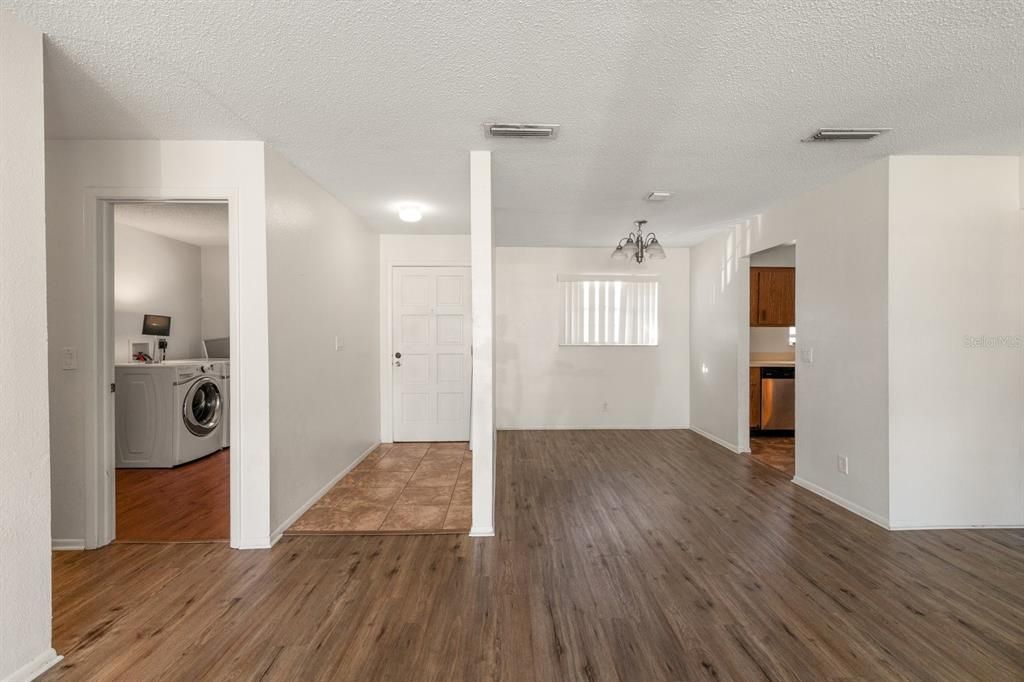 出租: $1,695 (2 贝兹, 2 浴室, 1306 平方英尺)