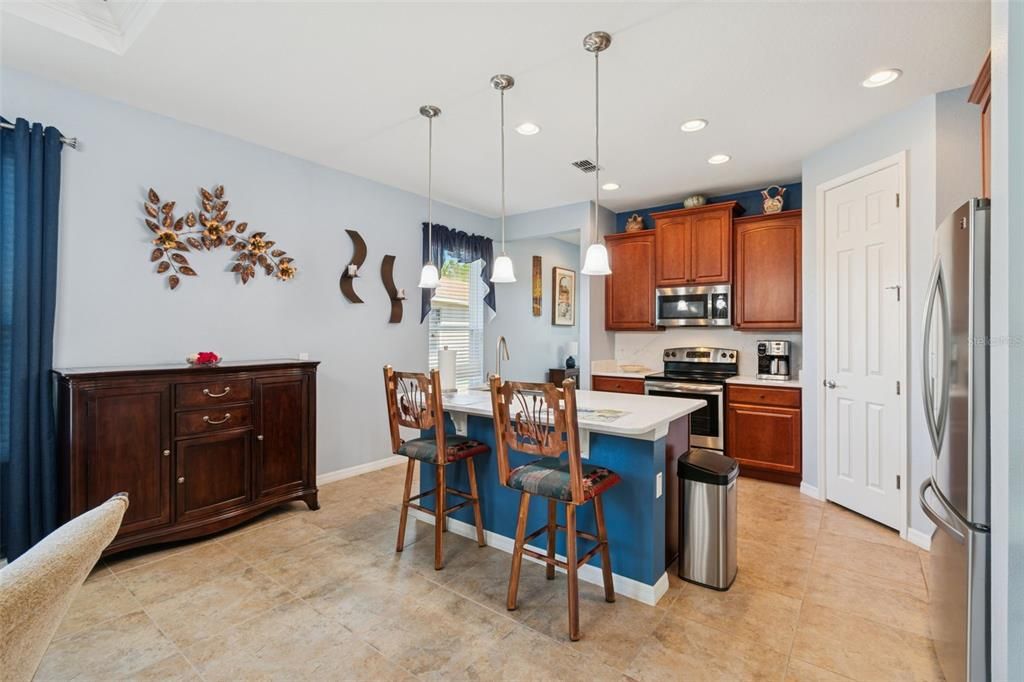 待售: $335,000 (2 贝兹, 2 浴室, 1719 平方英尺)