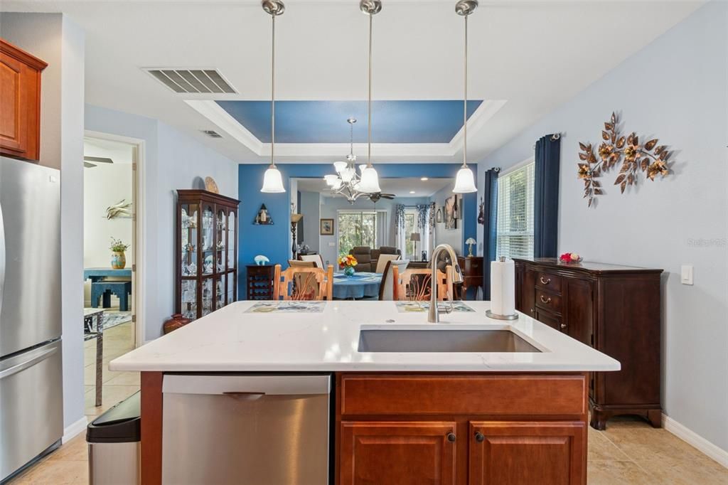 待售: $335,000 (2 贝兹, 2 浴室, 1719 平方英尺)