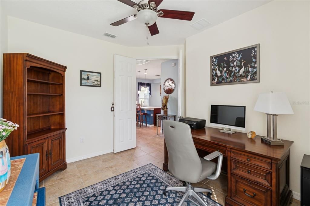 待售: $335,000 (2 贝兹, 2 浴室, 1719 平方英尺)