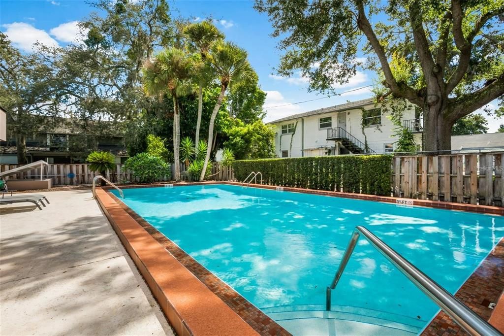 待售: $229,000 (2 贝兹, 2 浴室, 1010 平方英尺)