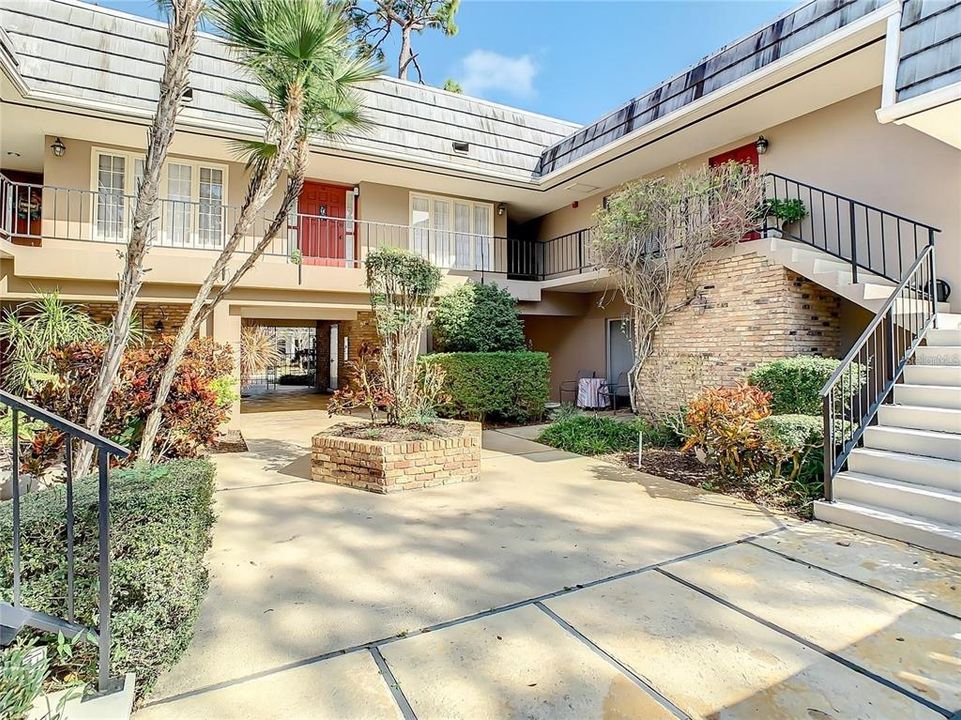 待售: $229,000 (2 贝兹, 2 浴室, 1010 平方英尺)