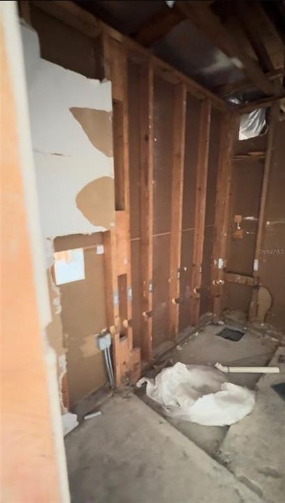 待售: $229,000 (2 贝兹, 2 浴室, 1010 平方英尺)