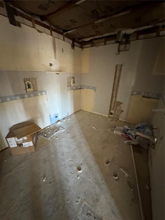 待售: $229,000 (2 贝兹, 2 浴室, 1010 平方英尺)