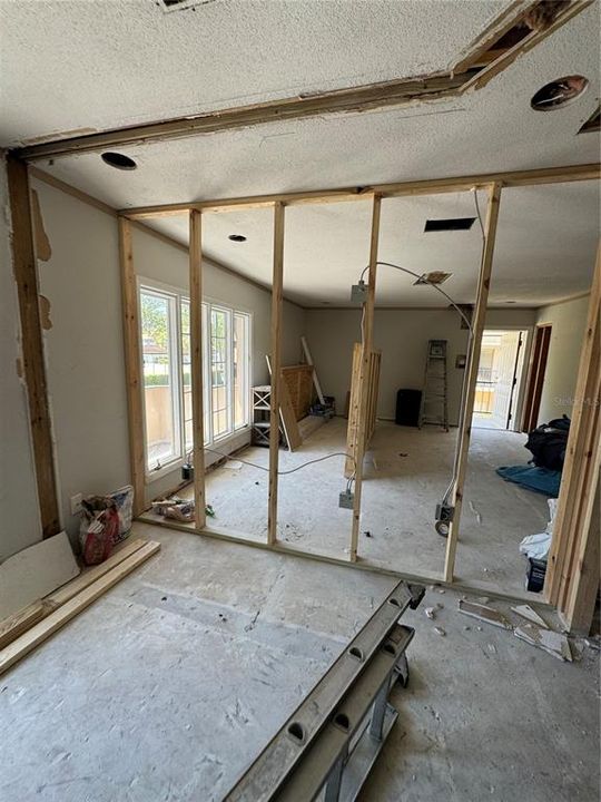 待售: $229,000 (2 贝兹, 2 浴室, 1010 平方英尺)