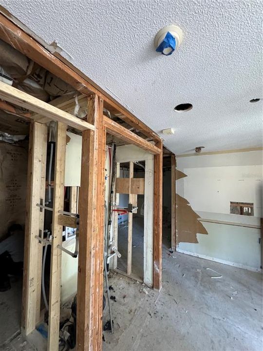 待售: $229,000 (2 贝兹, 2 浴室, 1010 平方英尺)