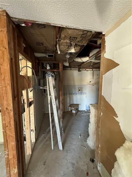 待售: $229,000 (2 贝兹, 2 浴室, 1010 平方英尺)