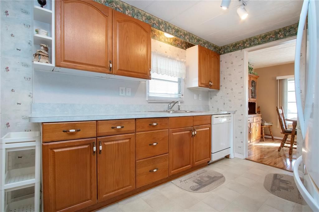 For Sale: $149,900 (3 beds, 2 baths, 1152 Square Feet)