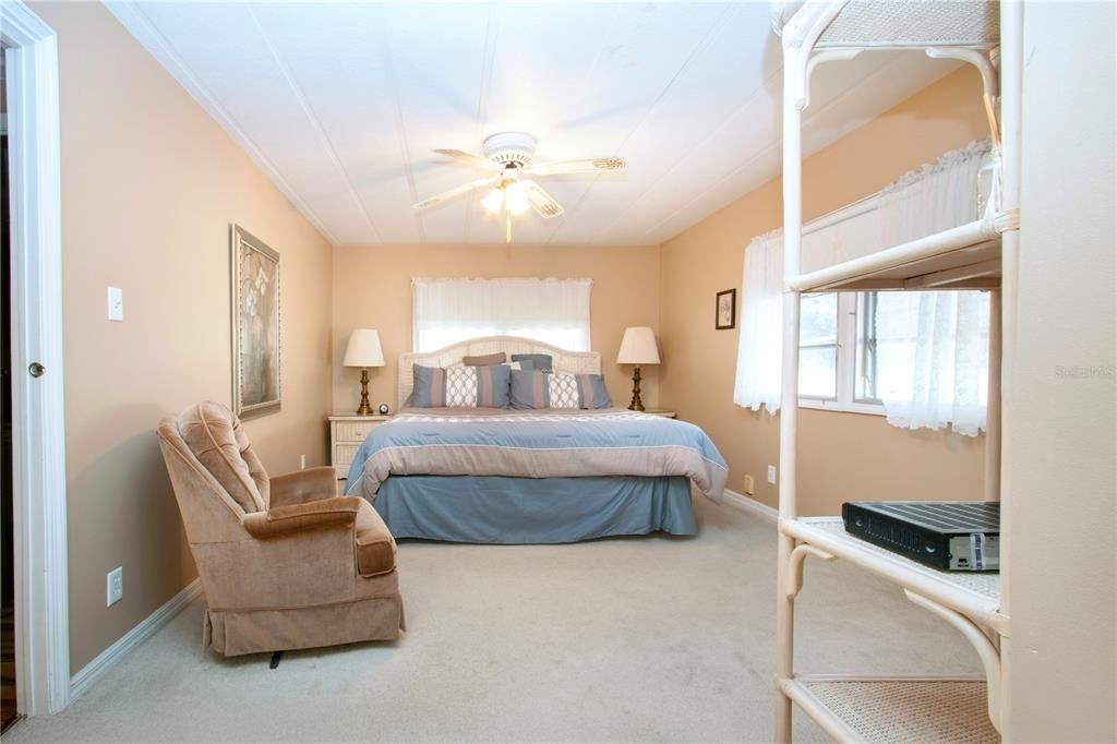 For Sale: $149,900 (3 beds, 2 baths, 1152 Square Feet)