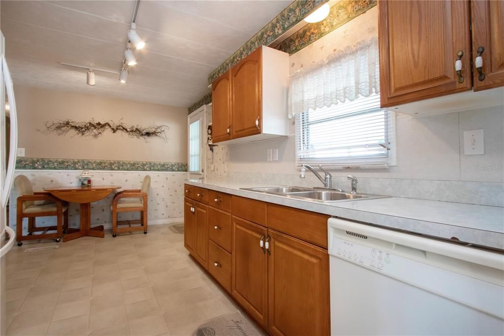 For Sale: $149,900 (3 beds, 2 baths, 1152 Square Feet)