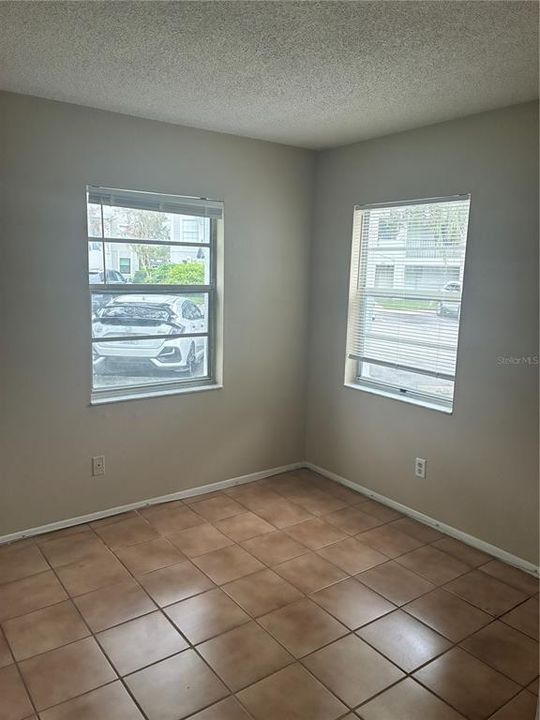 For Rent: $1,100 (1 beds, 1 baths, 504 Square Feet)