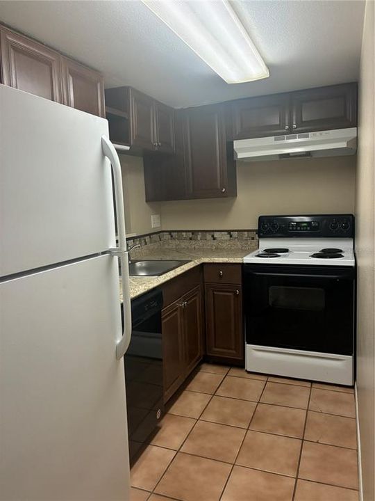 For Rent: $1,100 (1 beds, 1 baths, 504 Square Feet)