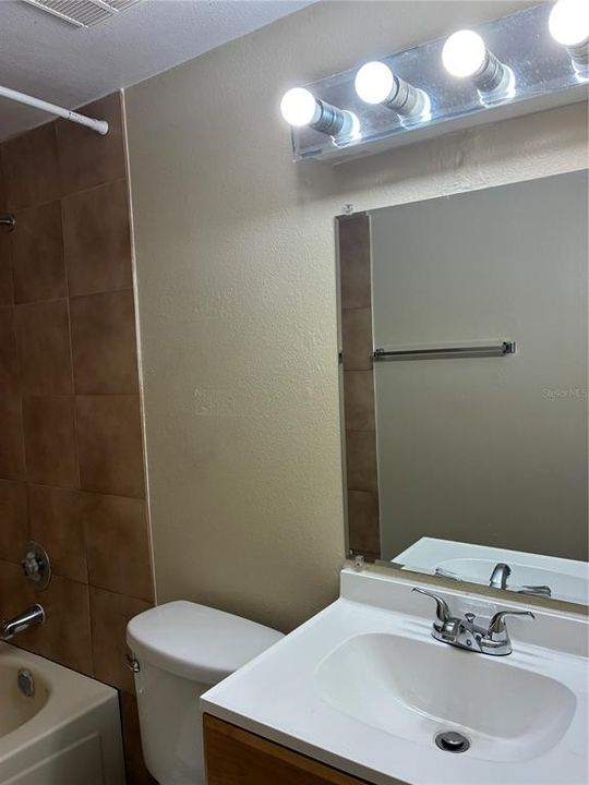 For Rent: $1,100 (1 beds, 1 baths, 504 Square Feet)