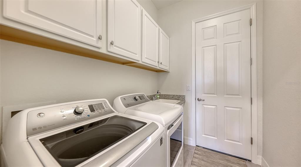 En Venta: $609,900 (3 camas, 2 baños, 2053 Pies cuadrados)