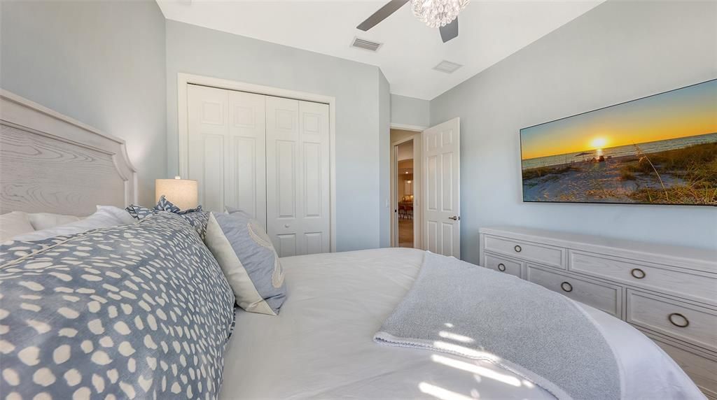 En Venta: $609,900 (3 camas, 2 baños, 2053 Pies cuadrados)